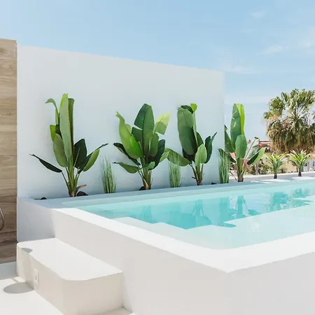-atlantic- By Myhomeintenerife-com, Luxury Private Heated Pool Villa *