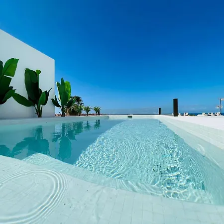 -atlantic- By Myhomeintenerife-com, Luxury Private Heated Pool Villa *